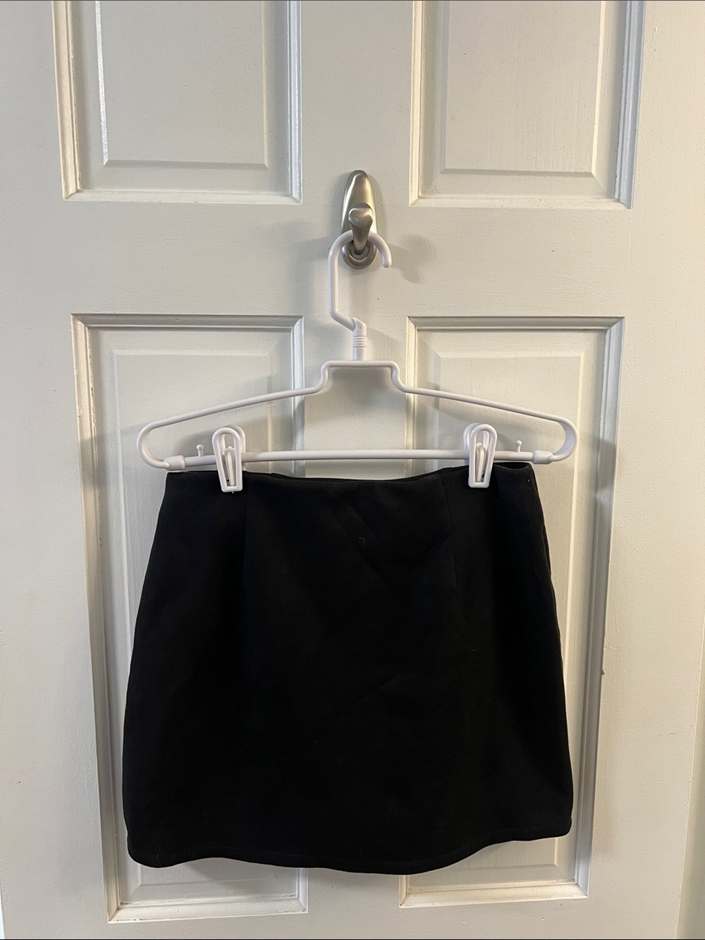 HALARA Black Mini Skirt - Sleek A-Line